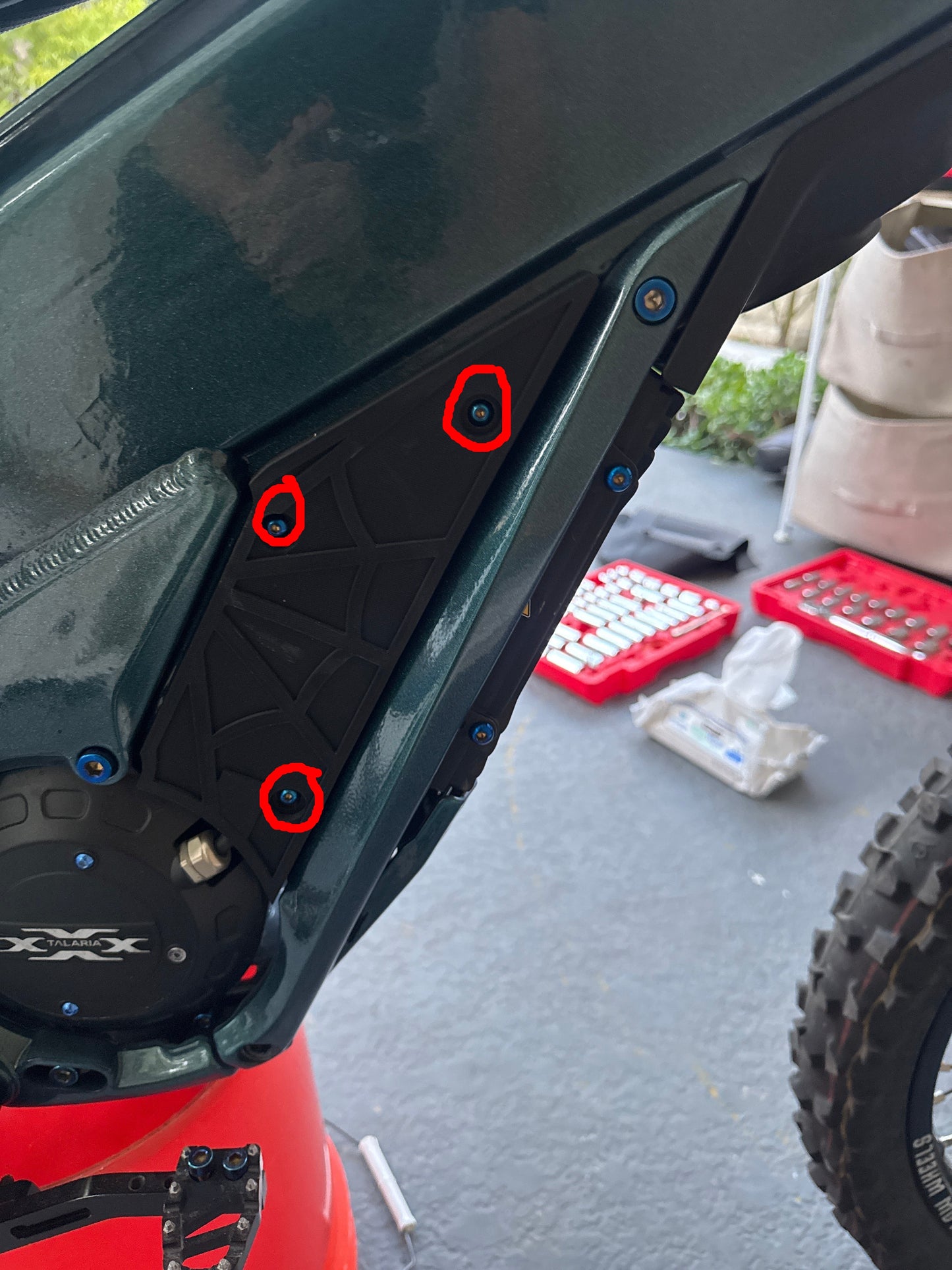 Titanium Side Plastic Bolts (Talaria XXX)