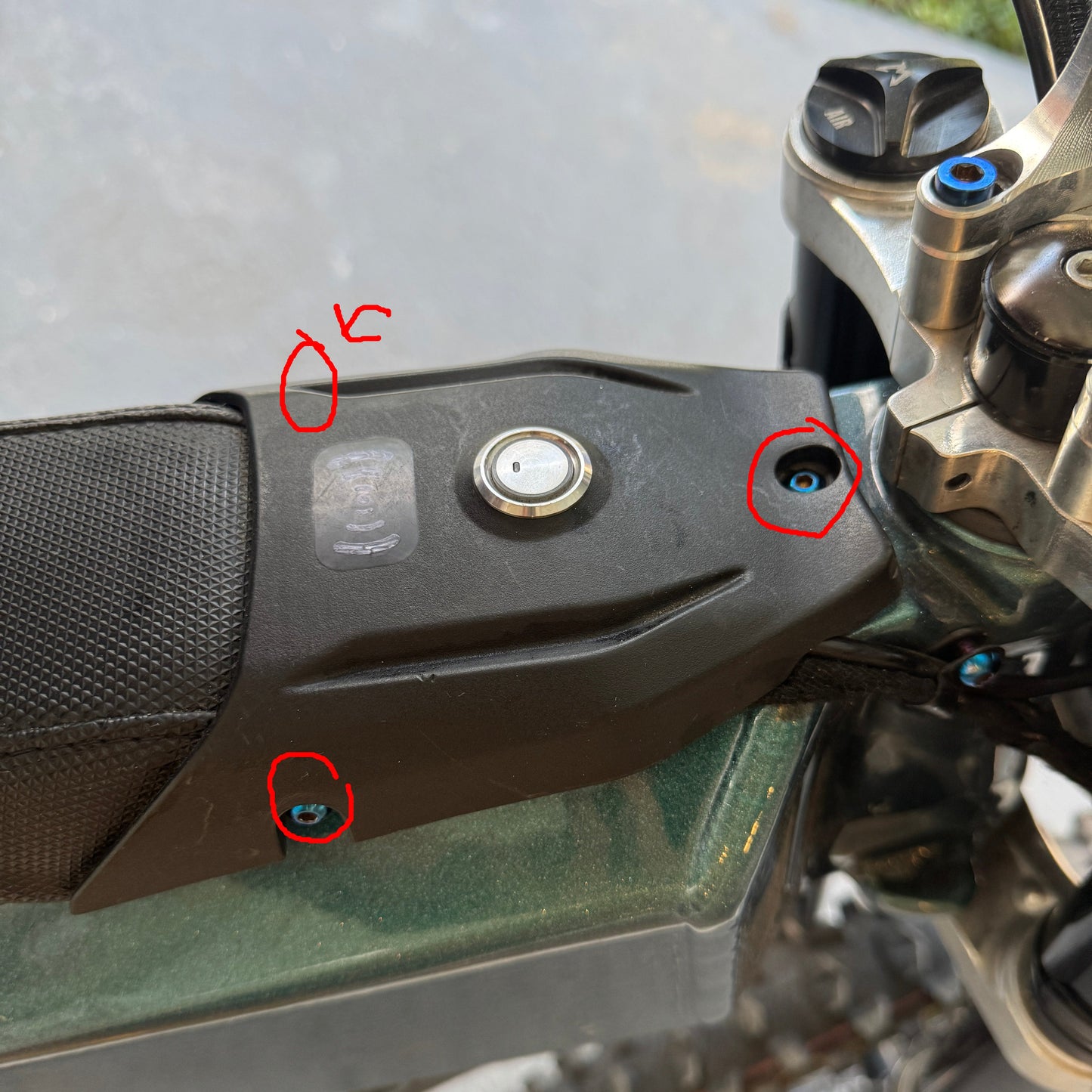 Titanium Ignition Cover Bolts (All Emoto)